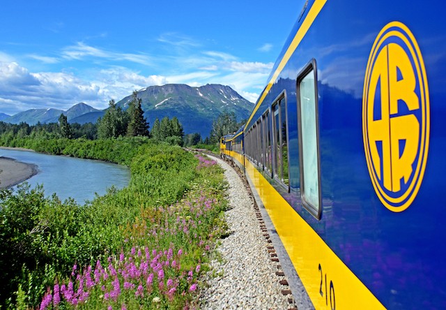 scenic train ride in alaska